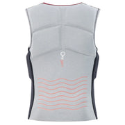 Colete cinza de neoprene para kitesurf com detalhes vermelhos, visto de costas, Orca Sports