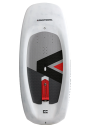 Prancha Armstrong para kitesurf ou wing, com deck antiderrapante cinza, preto e vermelho, distribuída pela Orca Sports.